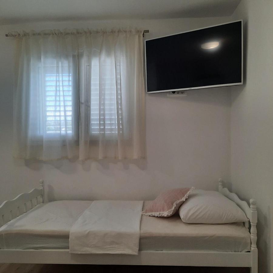 Studio Apartman Mare Trogir Exterior photo