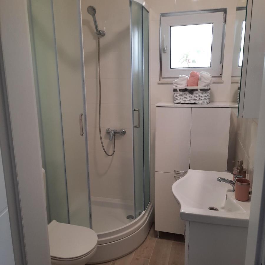 Studio Apartman Mare Trogir Exterior photo