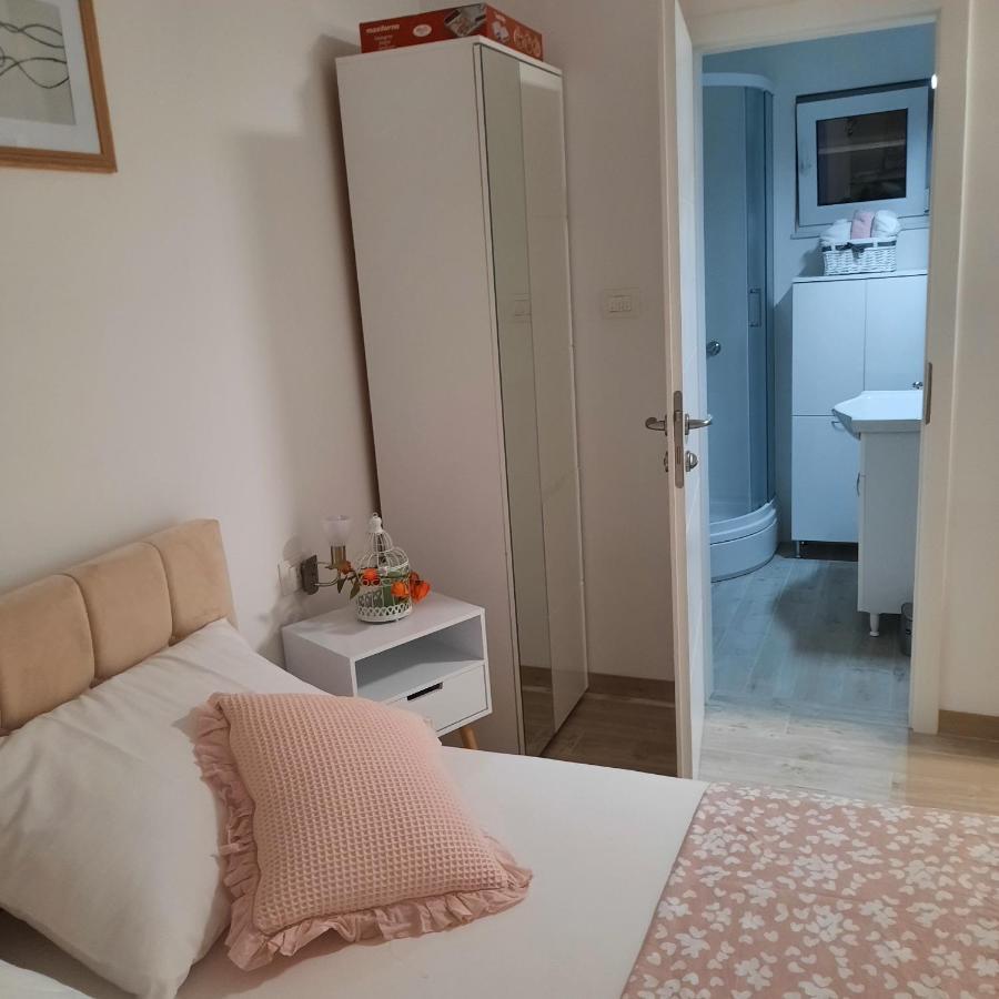 Studio Apartman Mare Trogir Exterior photo